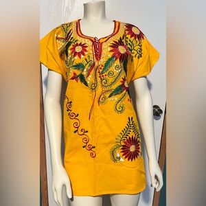 🔥☀️Mexican Embroidered yellow top. Size XL